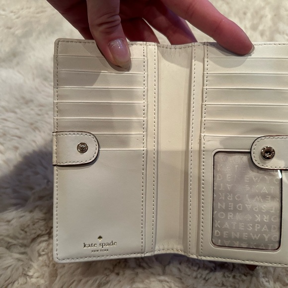 ♠️Kate Spade Madison Large Slim Bifold Wallet♠️ - Picture 3 of 3